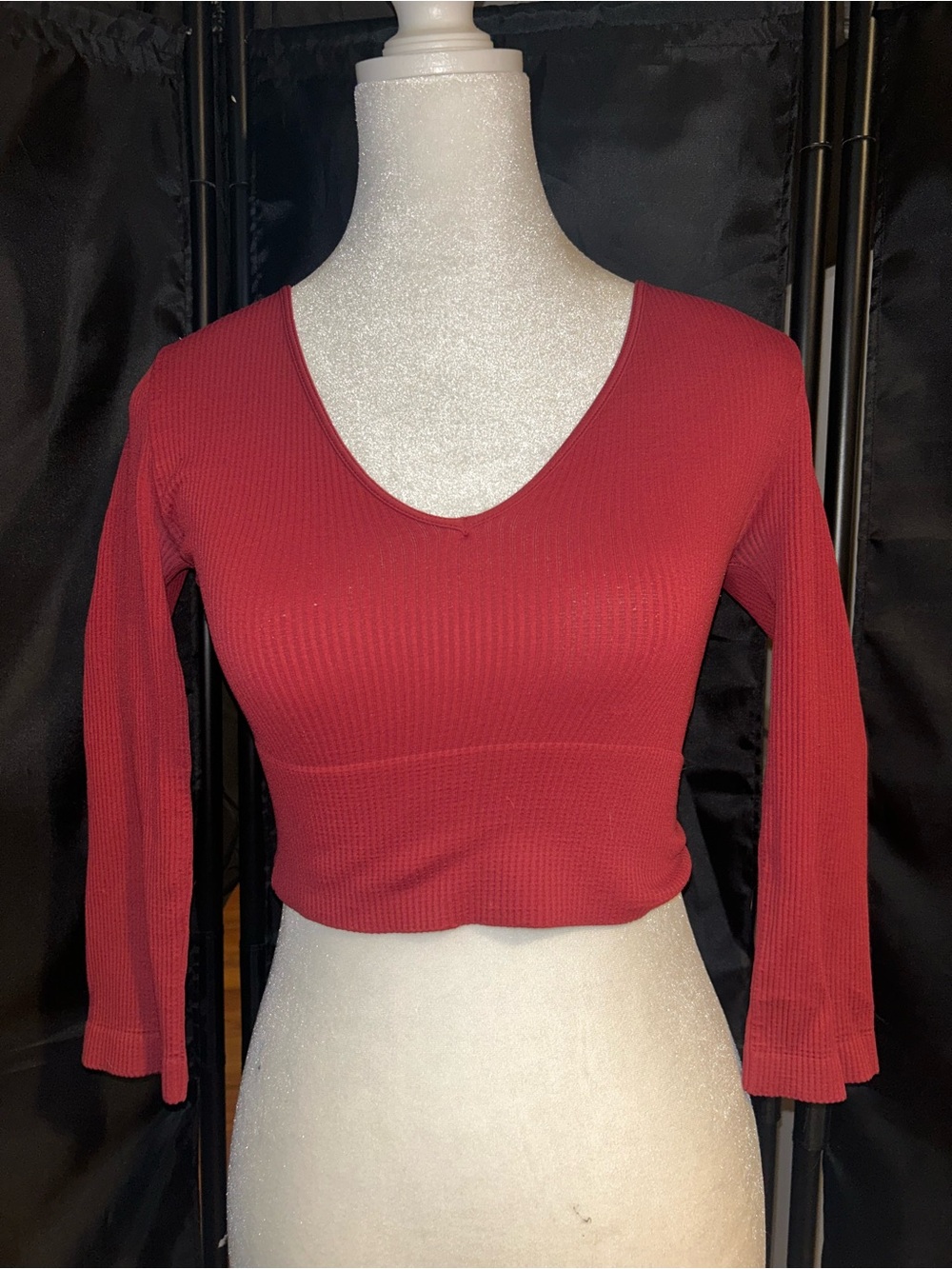 Stretchy red v-neck crop top with 3/4 sleeves!